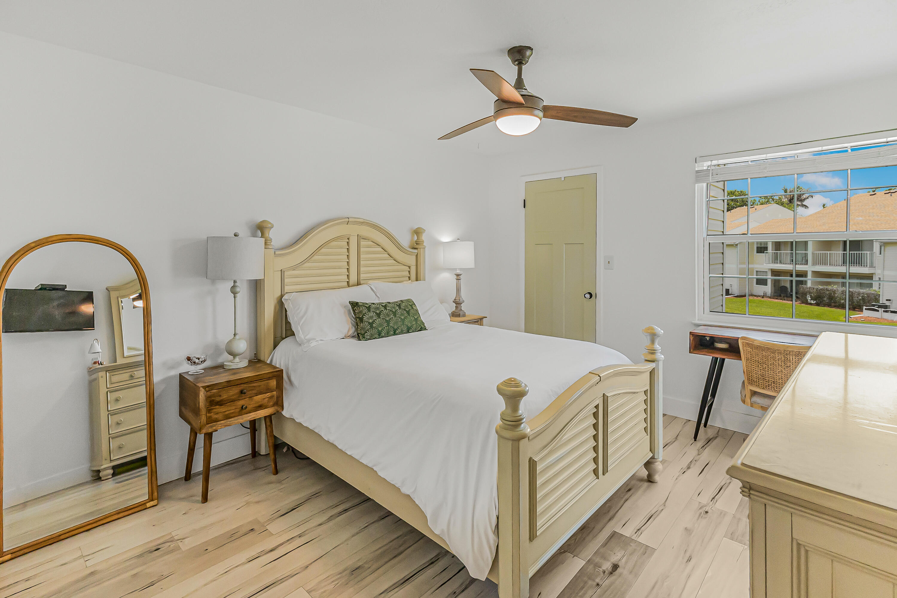 BEACH CLUB CONDOMINIUM - Residential
