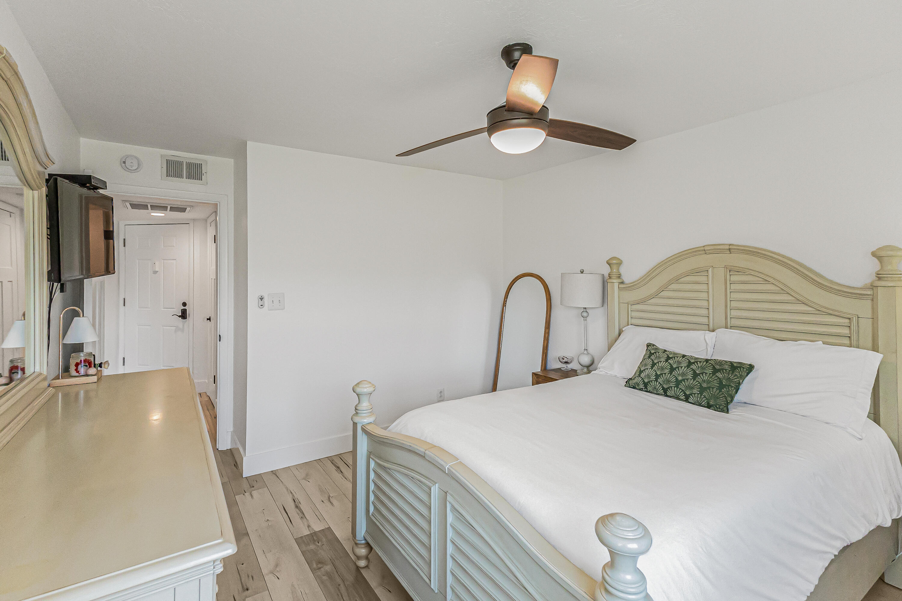 BEACH CLUB CONDOMINIUM - Residential