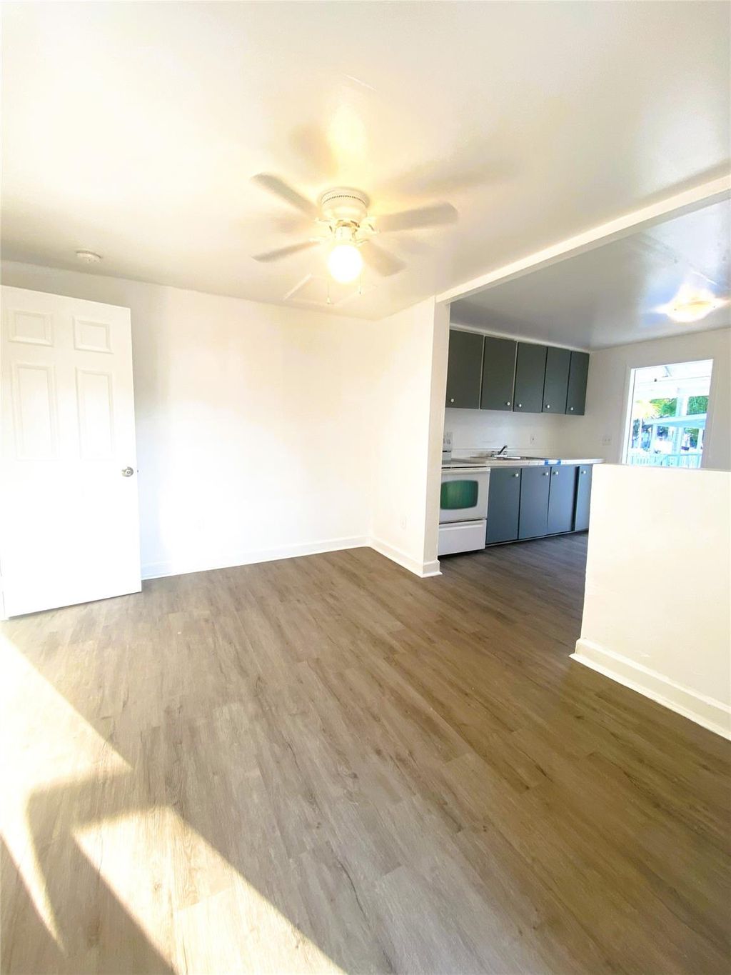 Photo of 429 N 14th St #B, Fort Pierce, FL 34950 (MLS # F10514268)