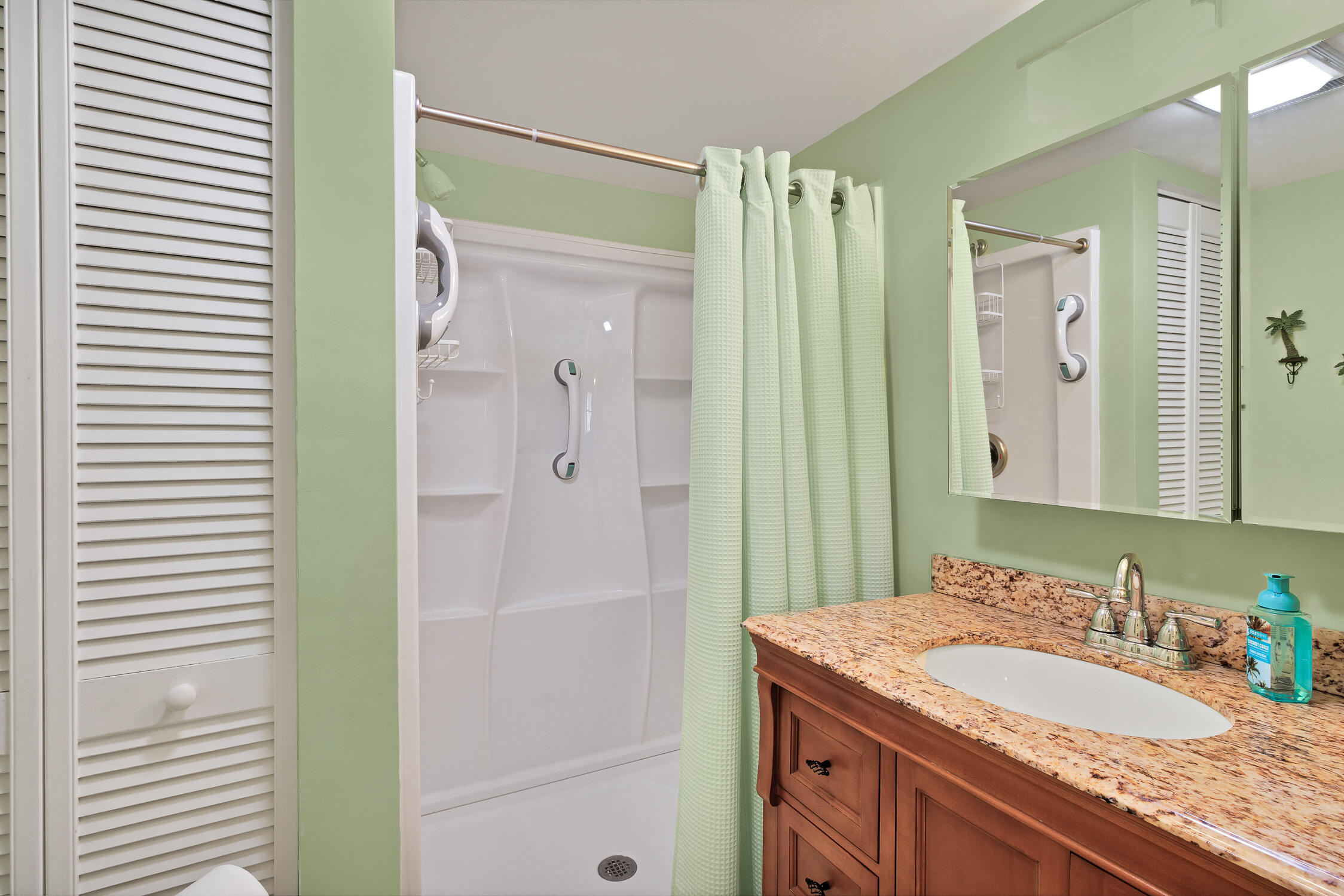 OAK PARK TERRACE UNITS 1-16 - Residential