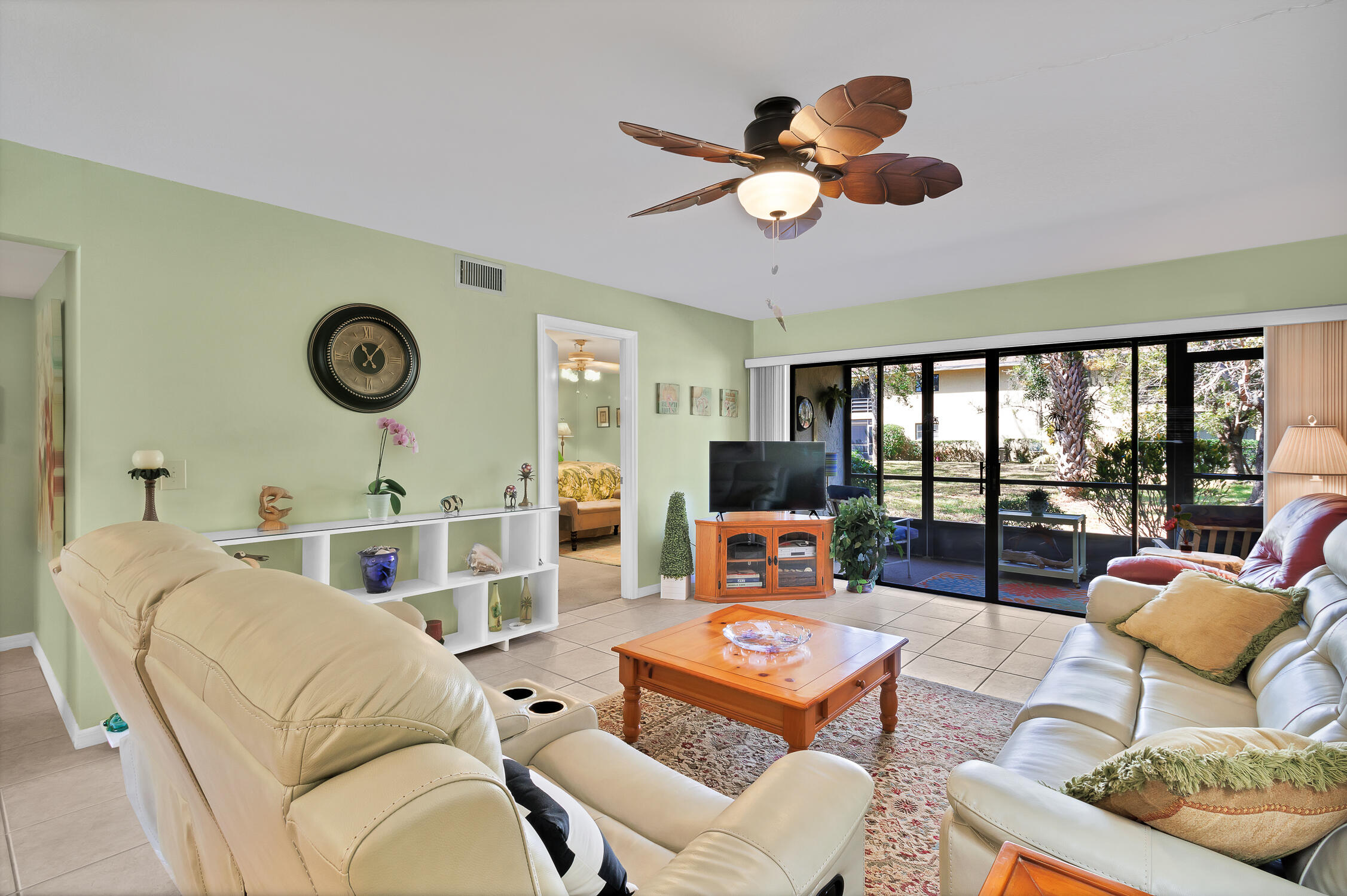 OAK PARK TERRACE UNITS 1-16 - Residential