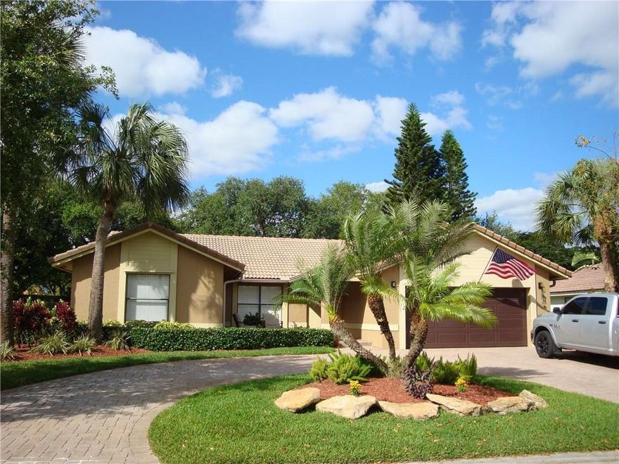 Perfect Pine Ridge pool home with wonderful open floor plan. 4 bedrooms 2 bathrooms, light and bright, model perfect home. Stainless Steel appliances, wine rack, granite counters & pantry, knockdown ceilings, beautiful Travertine bathrooms, laundry room with full size washer/dryer, French doors for tons of natural light, screened-in/covered patio, heated saltwater pool and large, fully fenced backyard. Close to shopping, schools and parks.