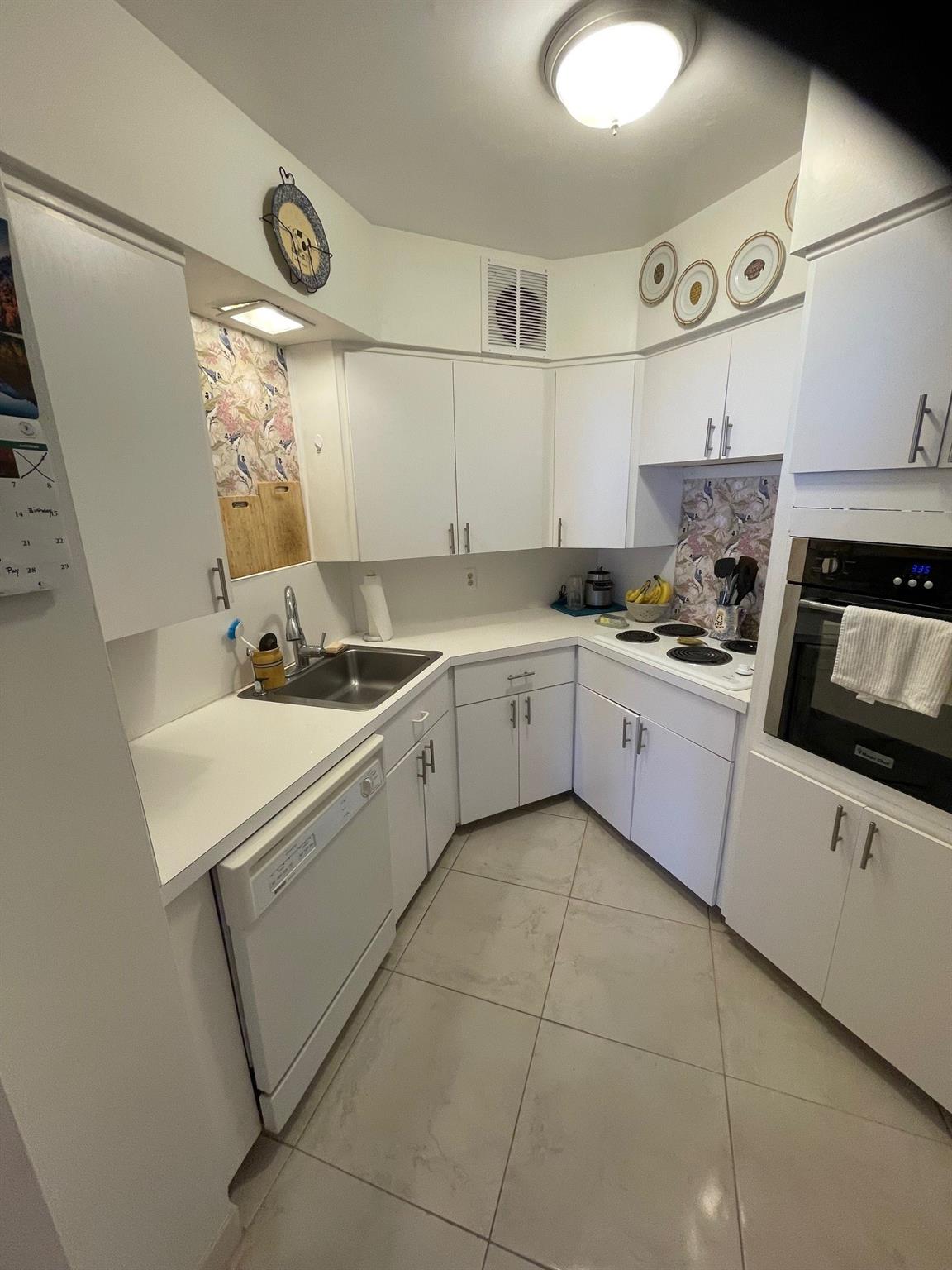 The Edgewater Arms, Inc. - Residential