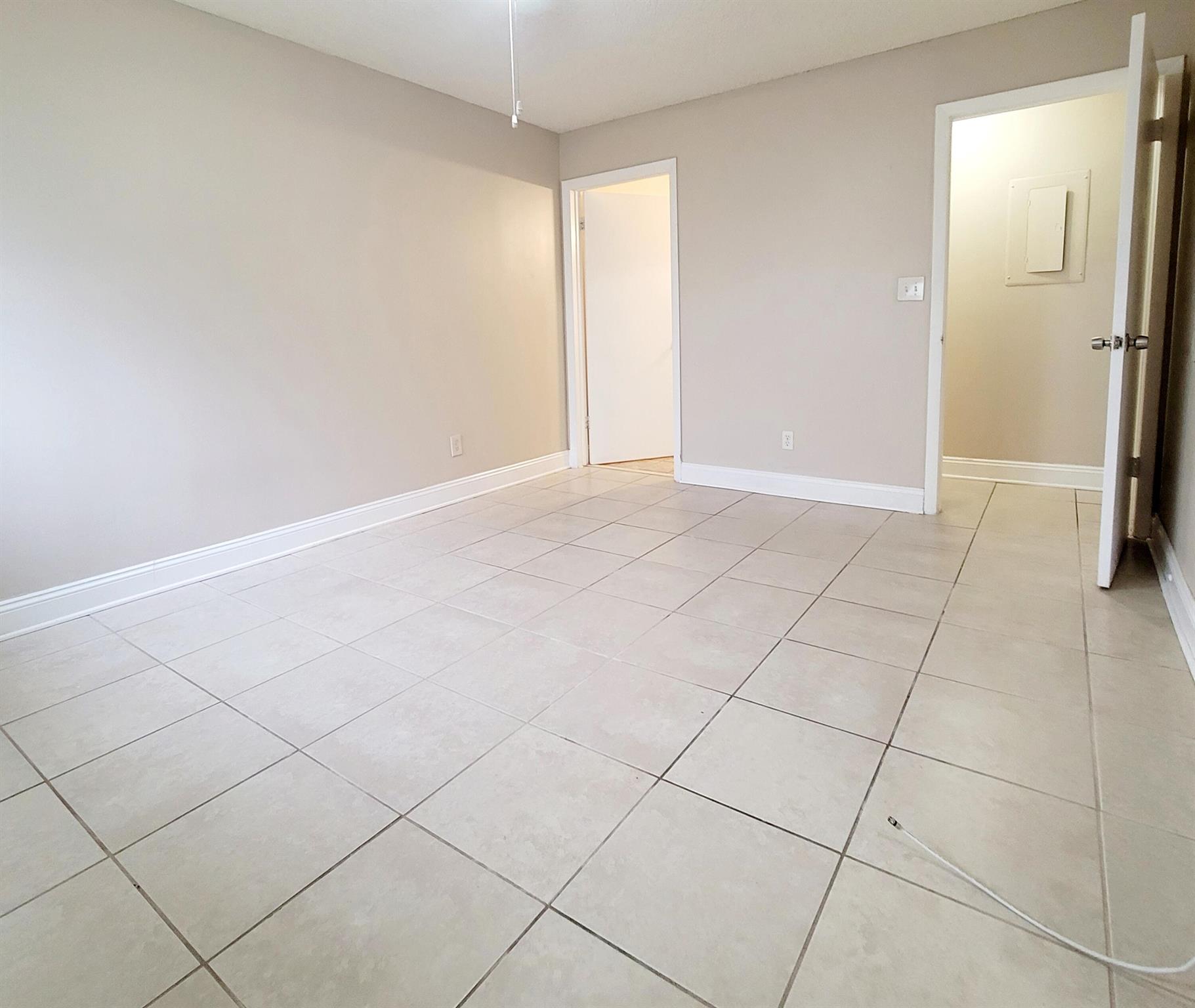 SUMMER LAKE - Residential Lease