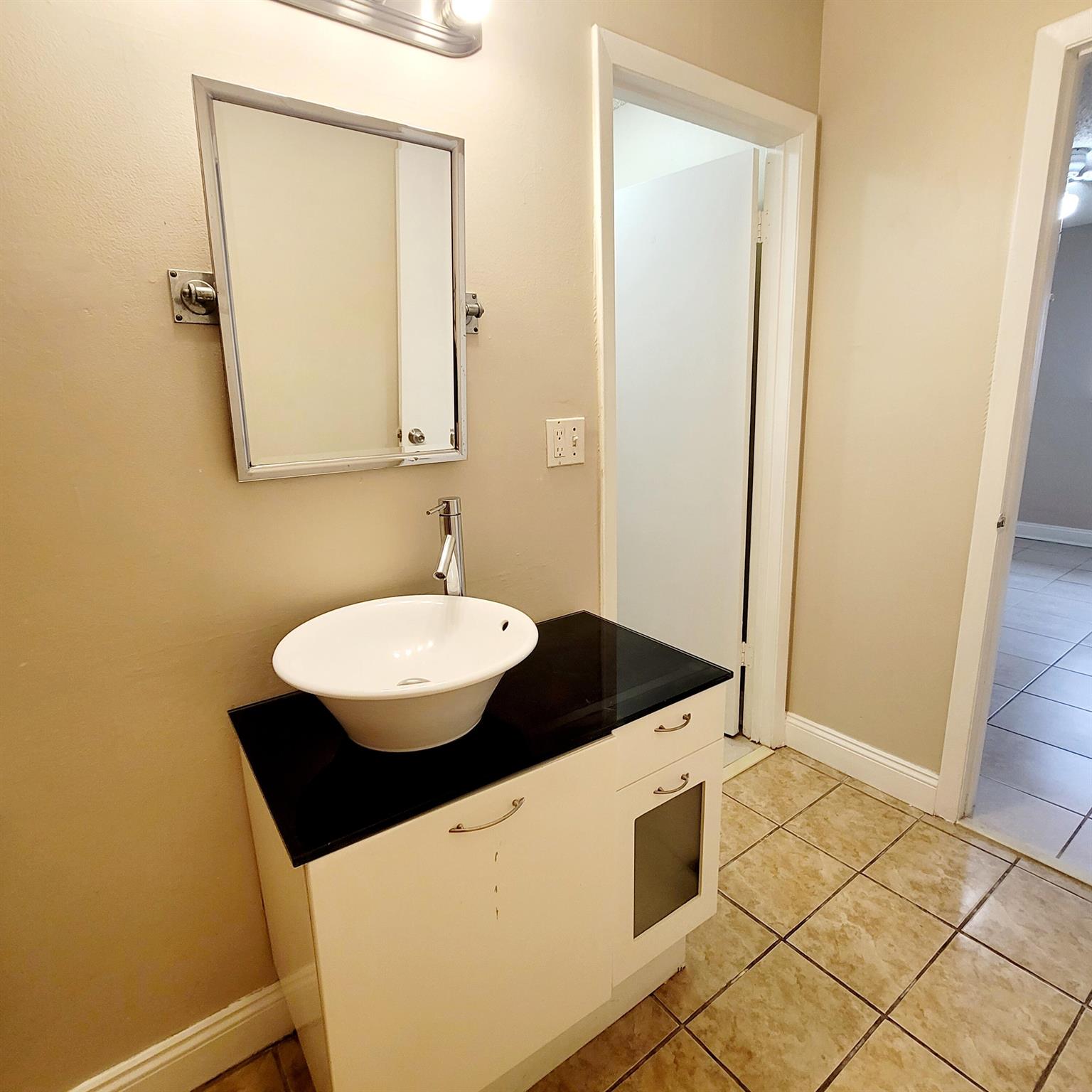 SUMMER LAKE - Residential Lease