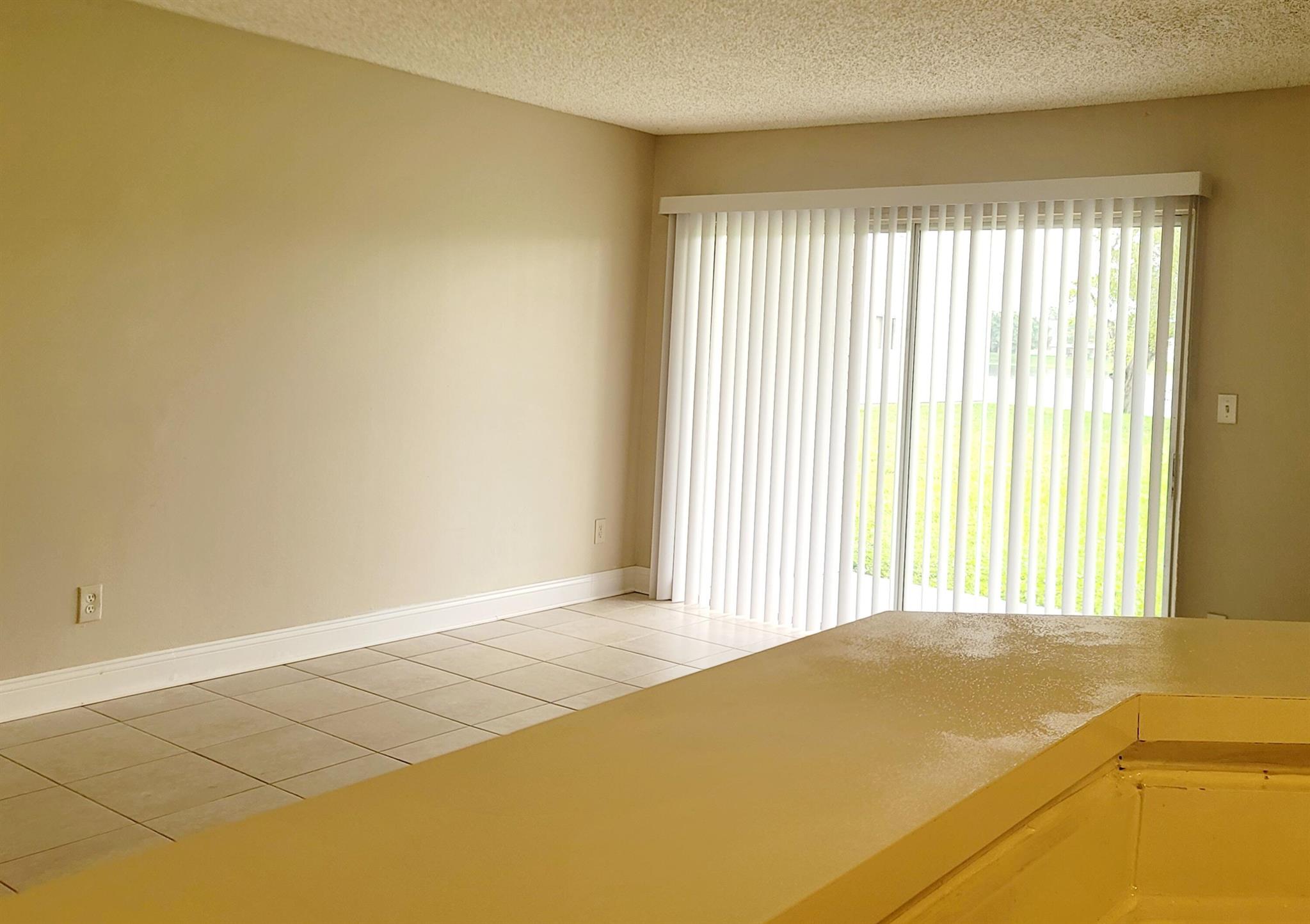 SUMMER LAKE - Residential Lease