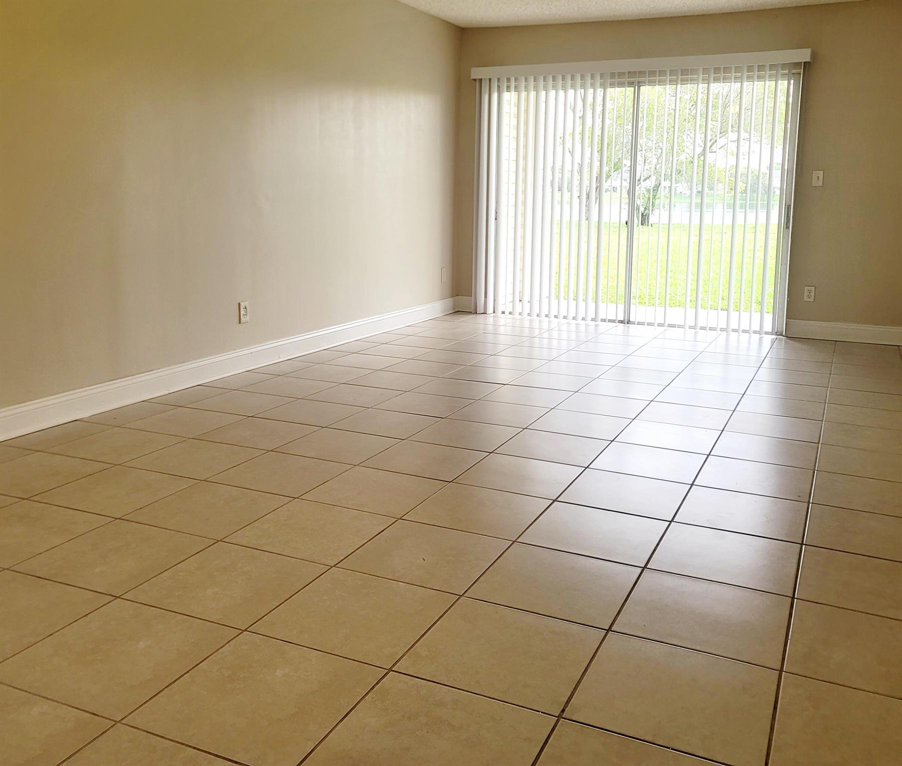 SUMMER LAKE - Residential Lease