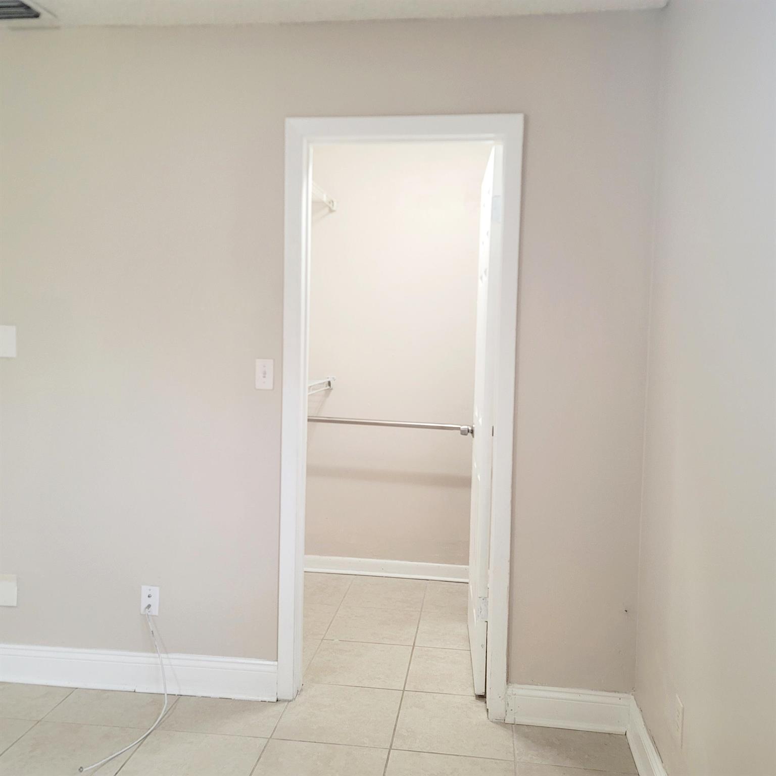 SUMMER LAKE - Residential Lease