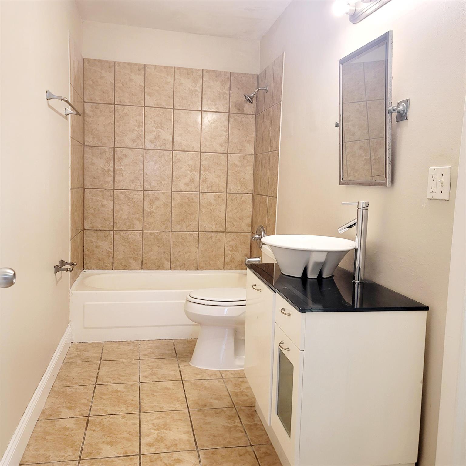 SUMMER LAKE - Residential Lease