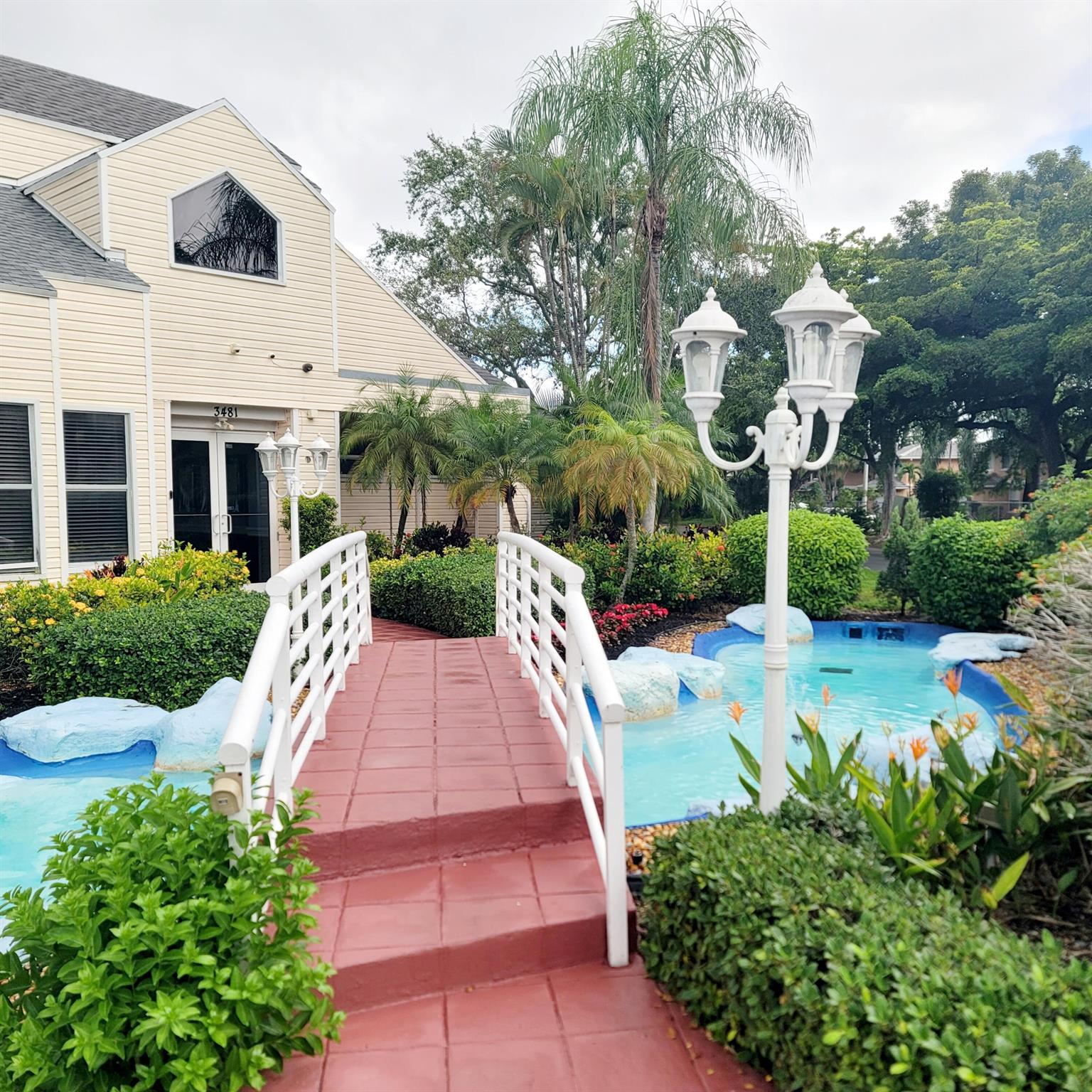 SUMMER LAKE - Residential Lease