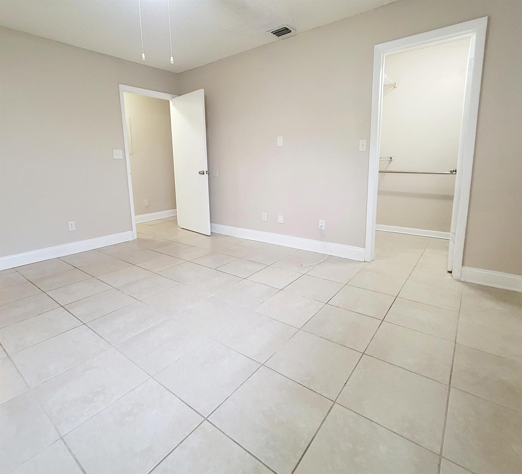 SUMMER LAKE - Residential Lease