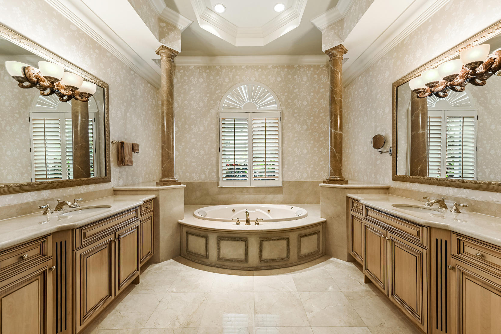 Royal Palm Yacht & Country Club - Residential