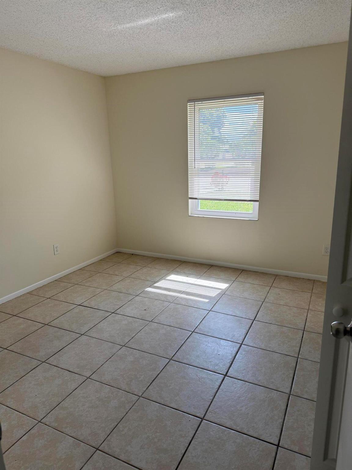PORT ST LUCIE FLORESTA PI - Residential Lease