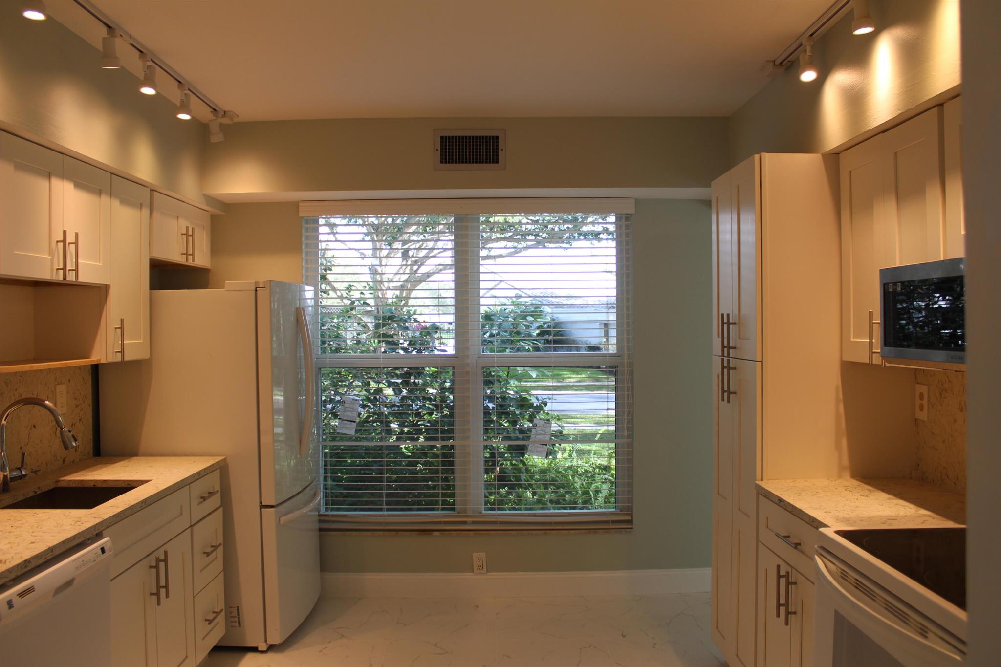 Lakes Of Woodhaven Boca P - Residential Lease
