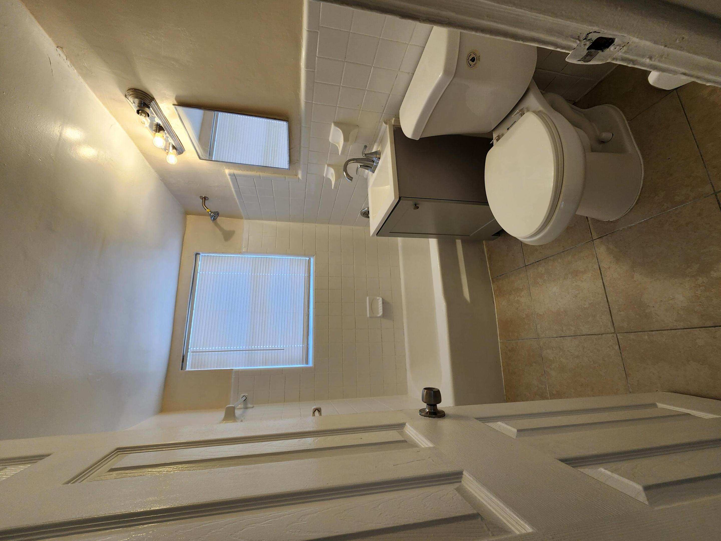 FRESHWATER 11TH & 12TH AVE ADD - Residential Lease