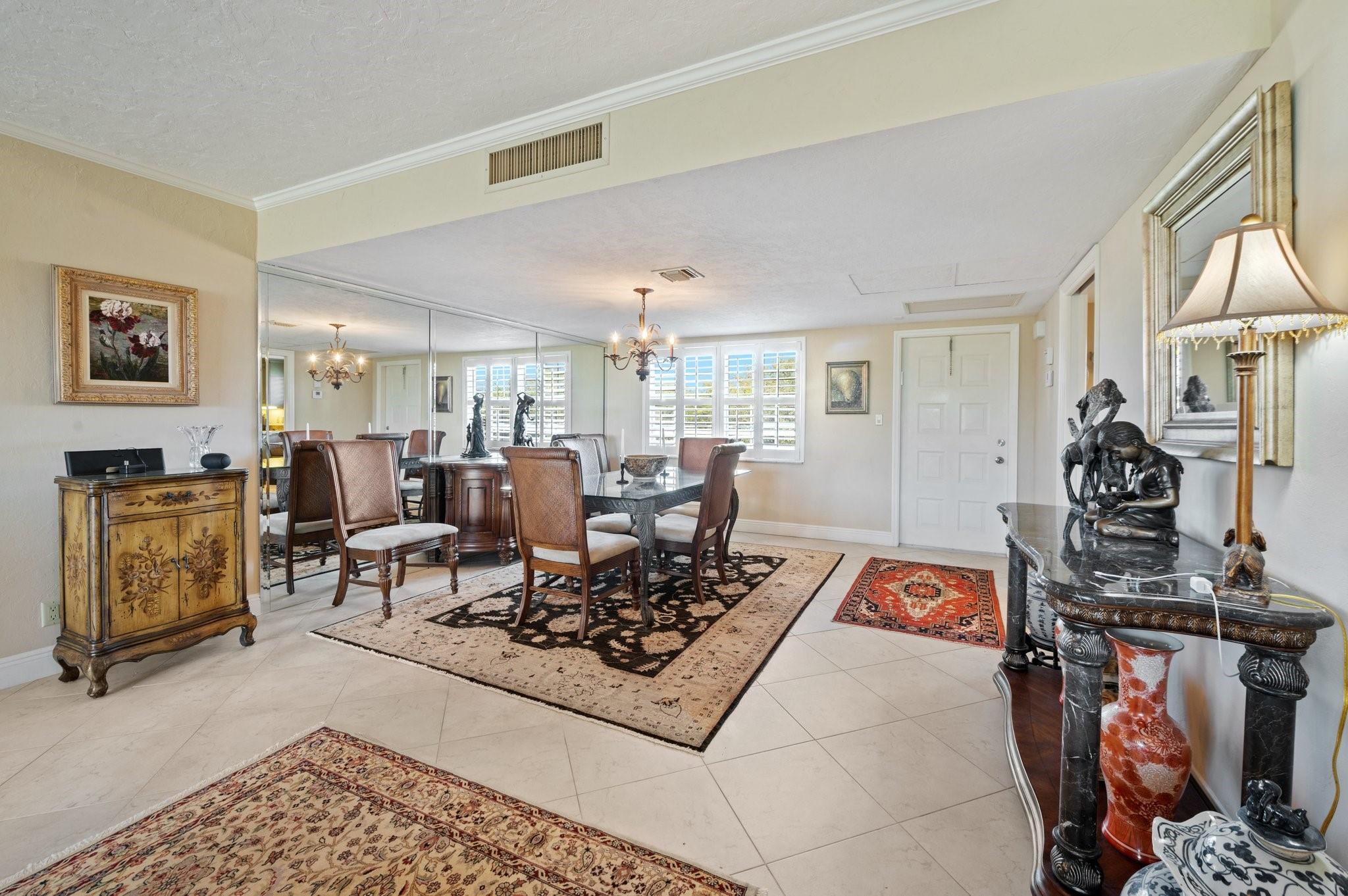 3960 Oaks Clubhouse Dr 403