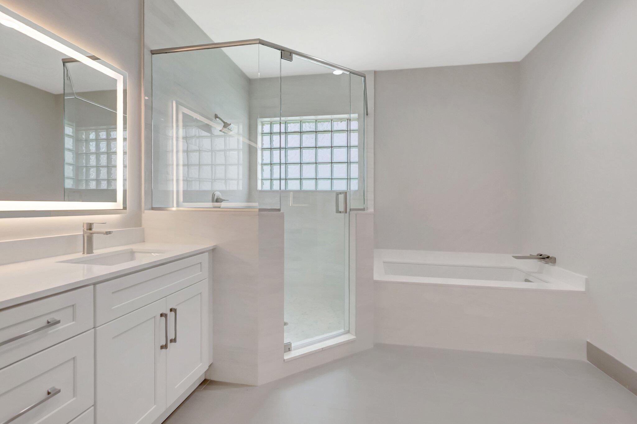 BOCA SPRINGS - Residential