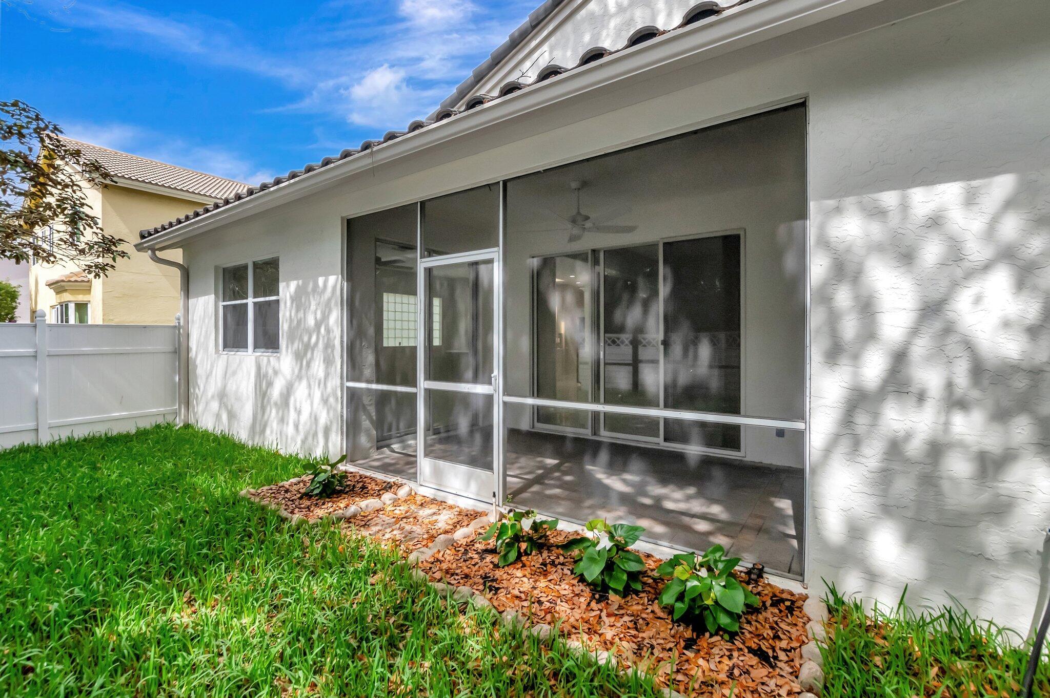 BOCA SPRINGS - Residential