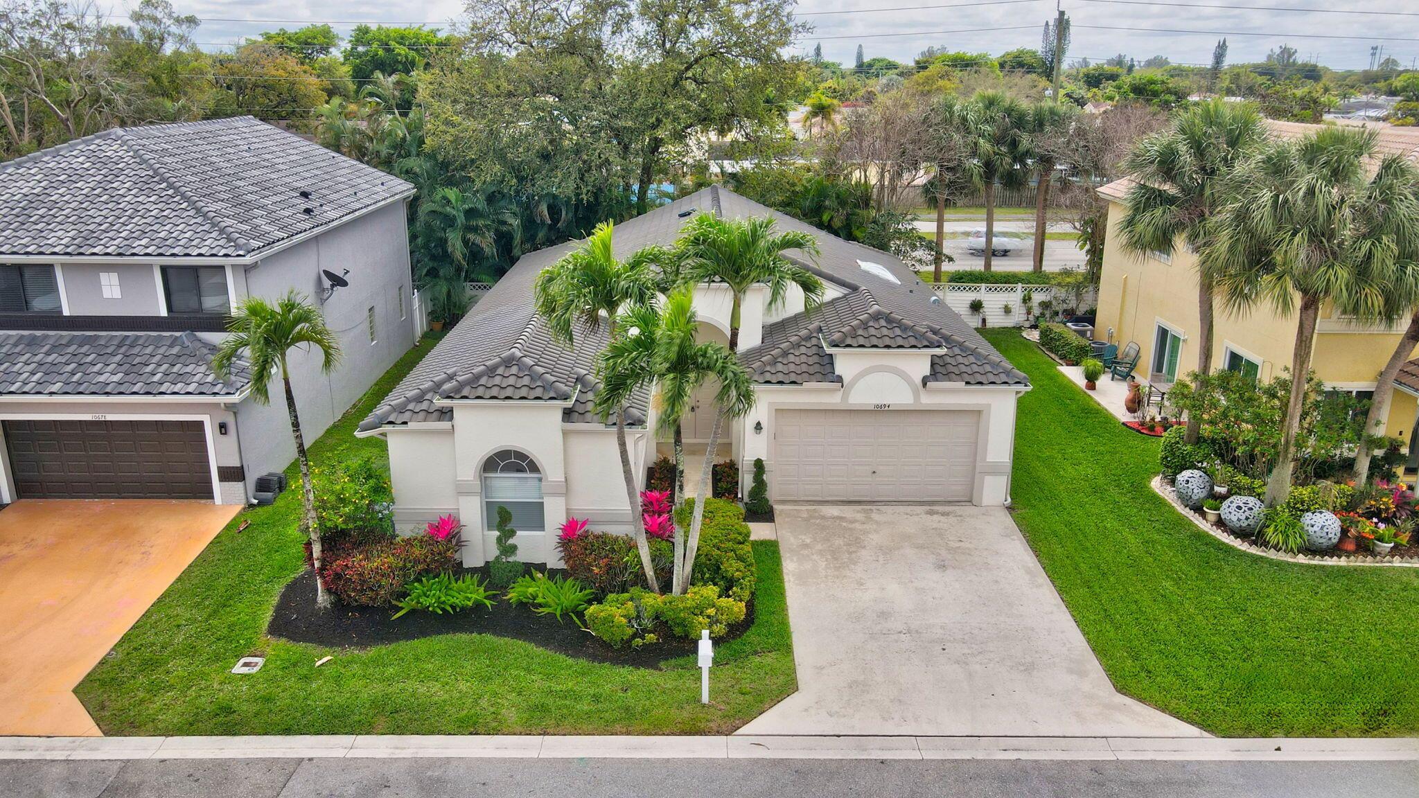 BOCA SPRINGS - Residential