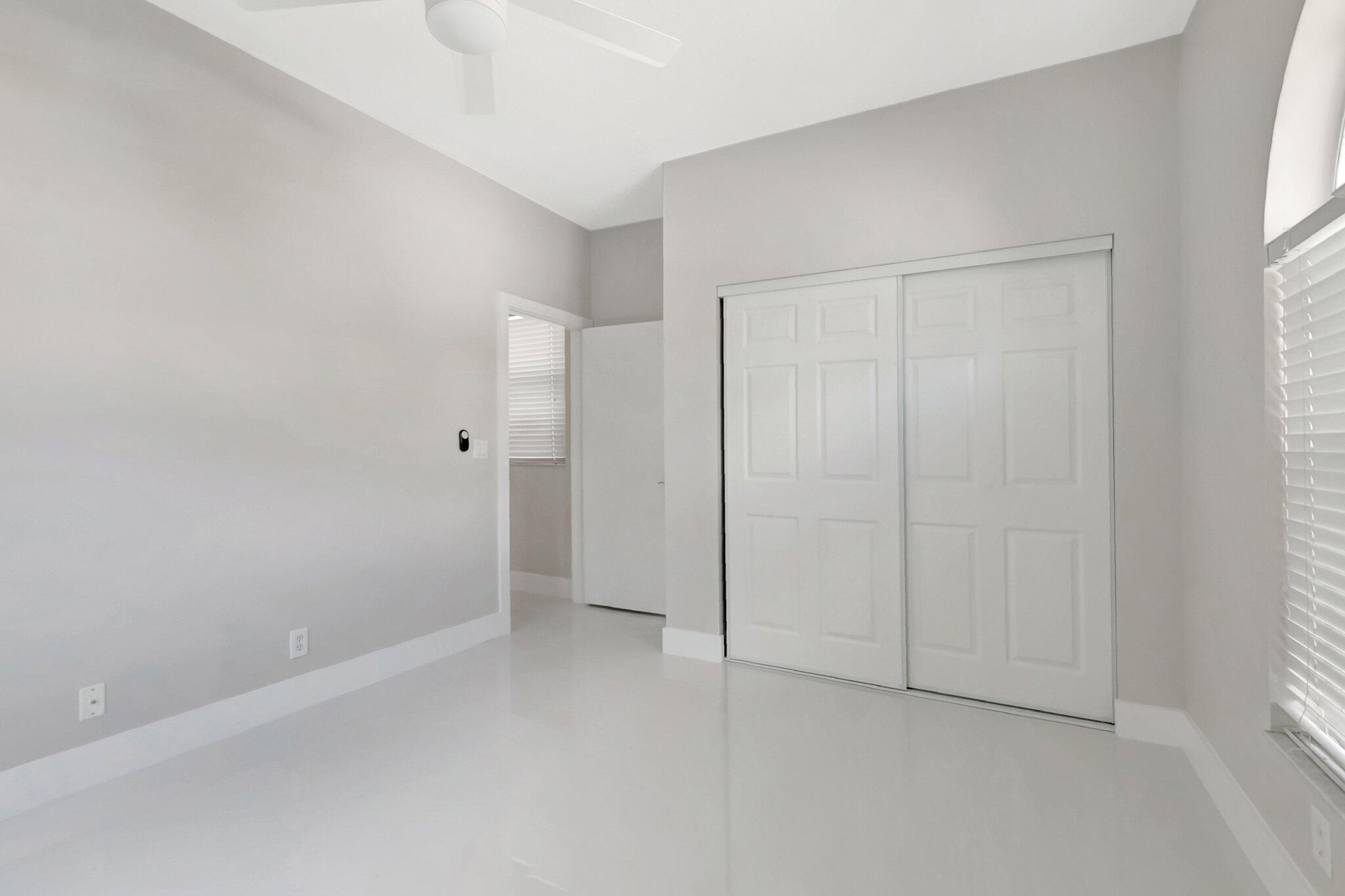 BOCA SPRINGS - Residential