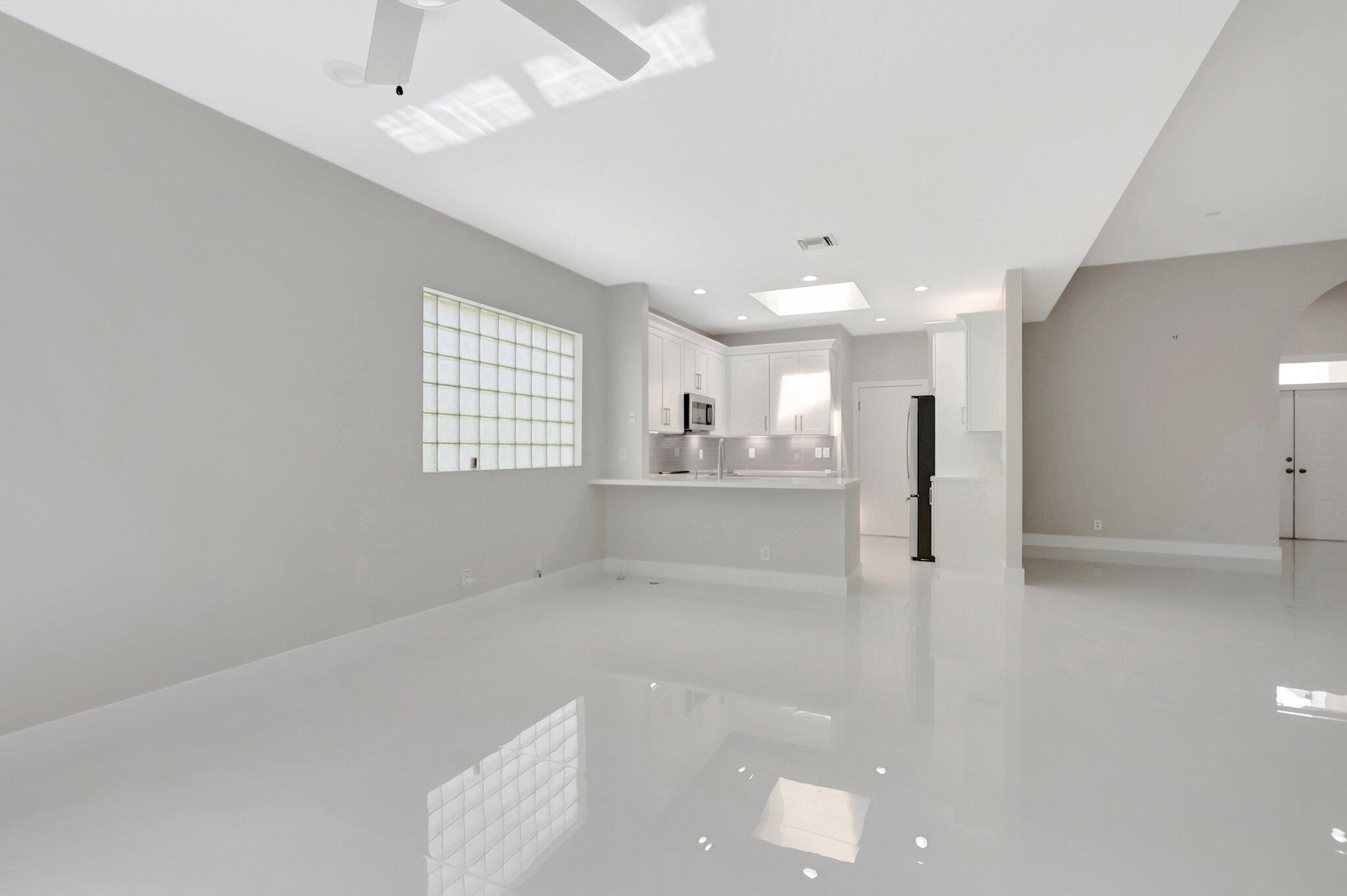 BOCA SPRINGS - Residential