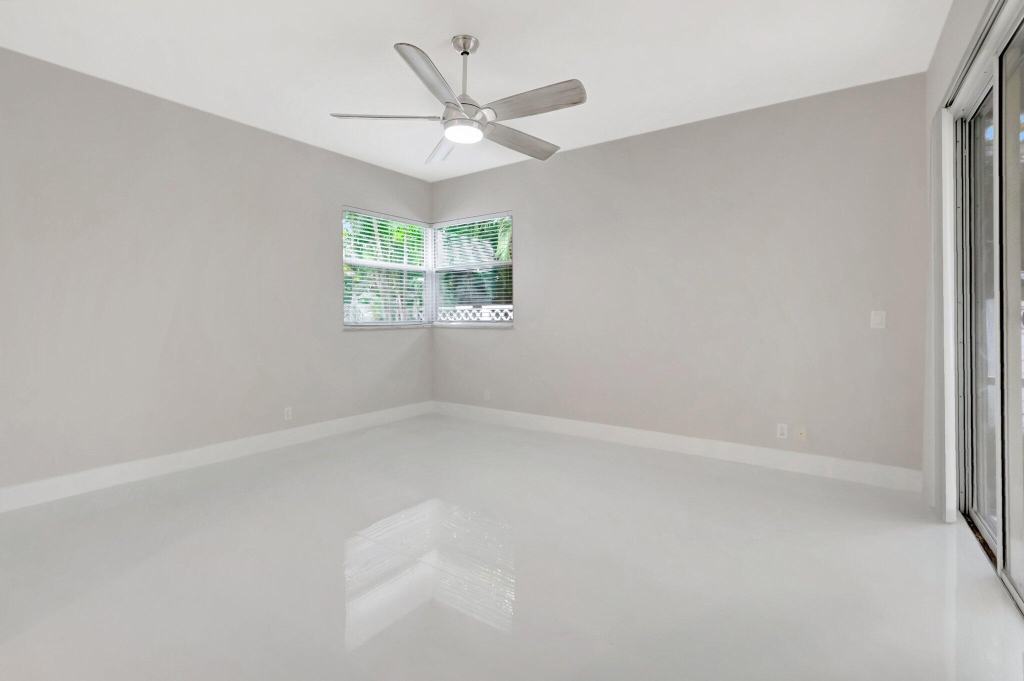 BOCA SPRINGS - Residential