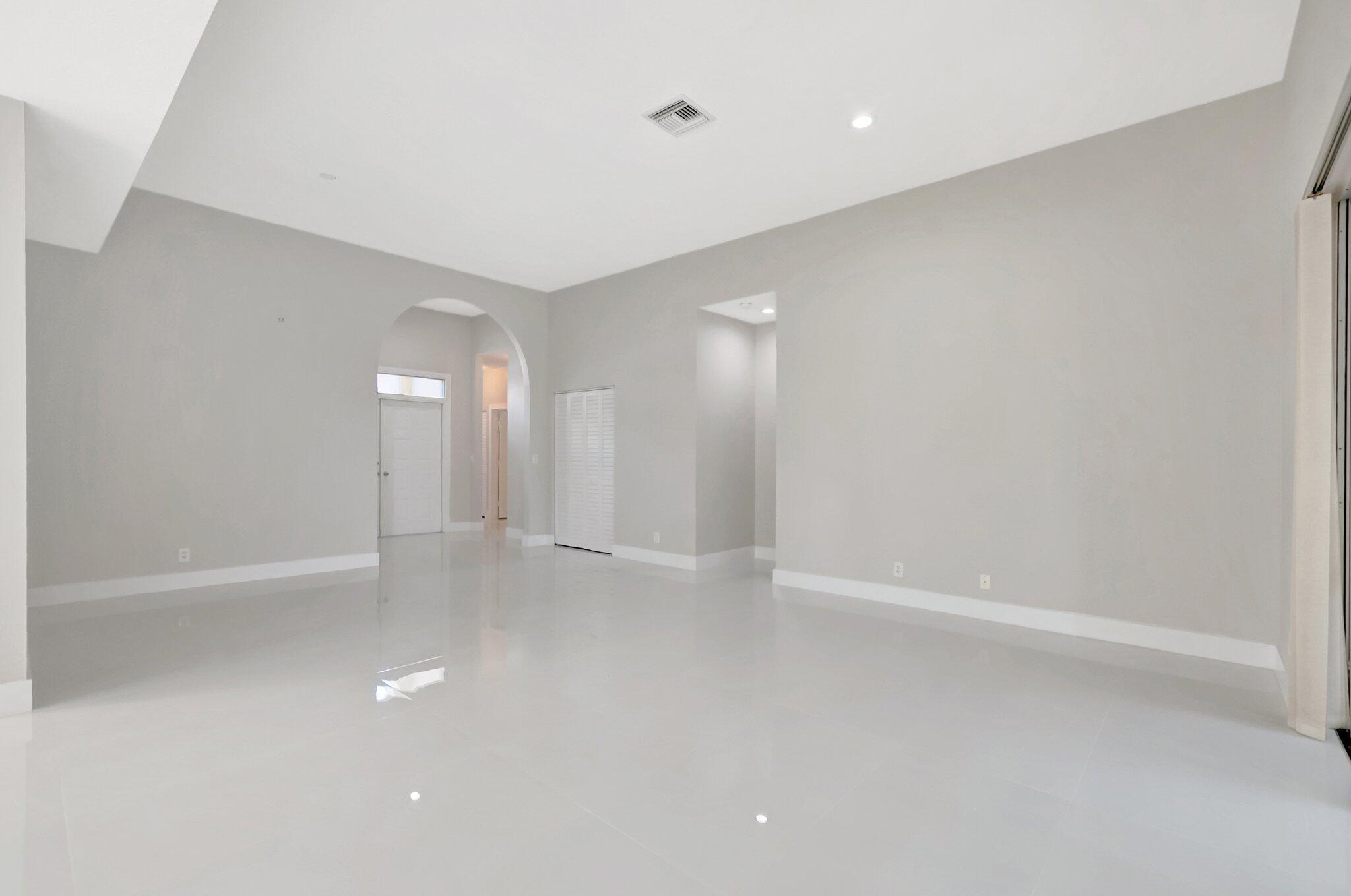 BOCA SPRINGS - Residential