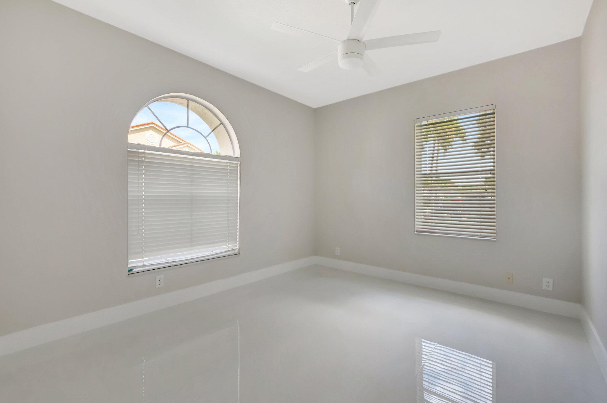 BOCA SPRINGS - Residential