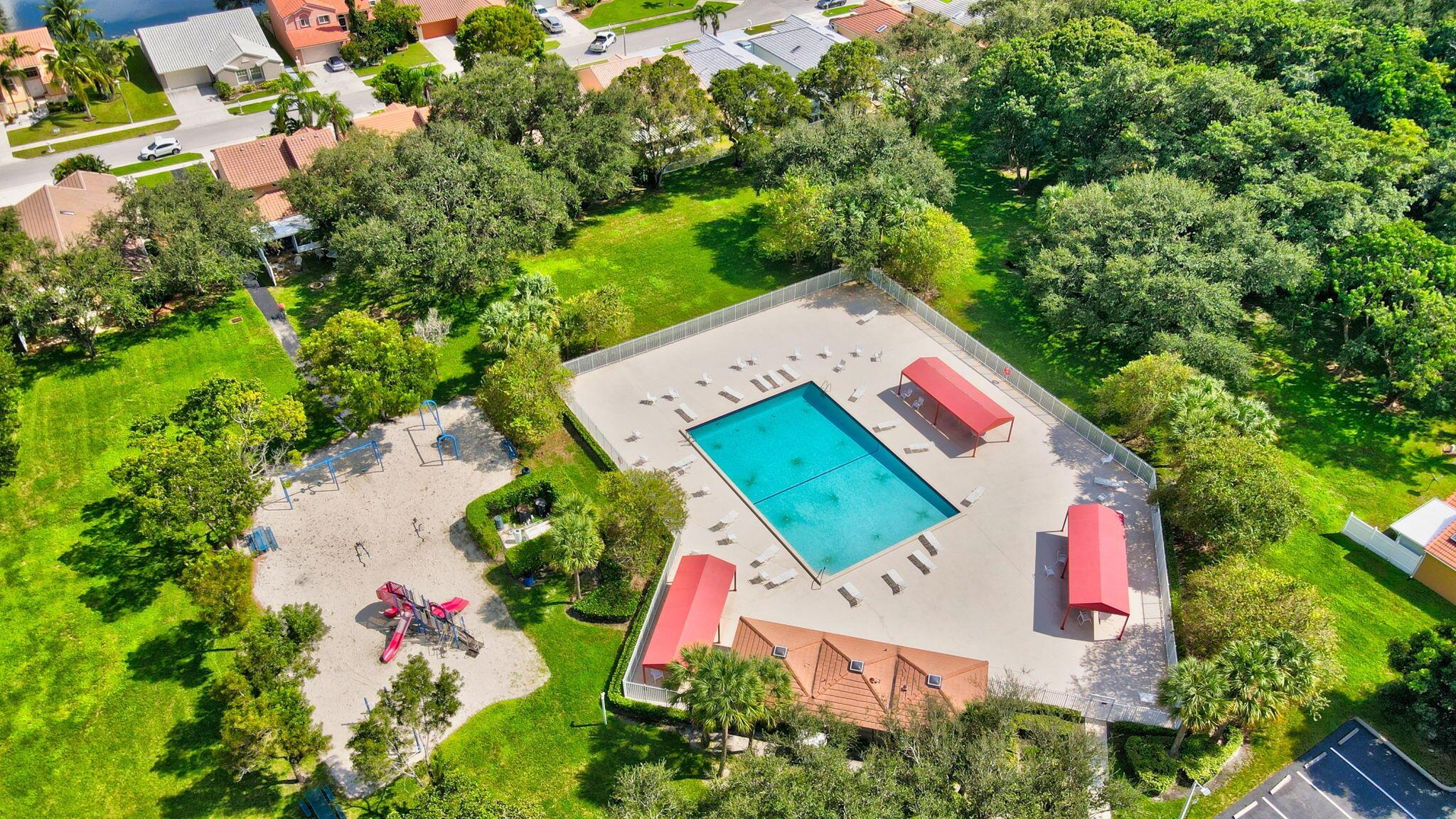 BOCA SPRINGS - Residential