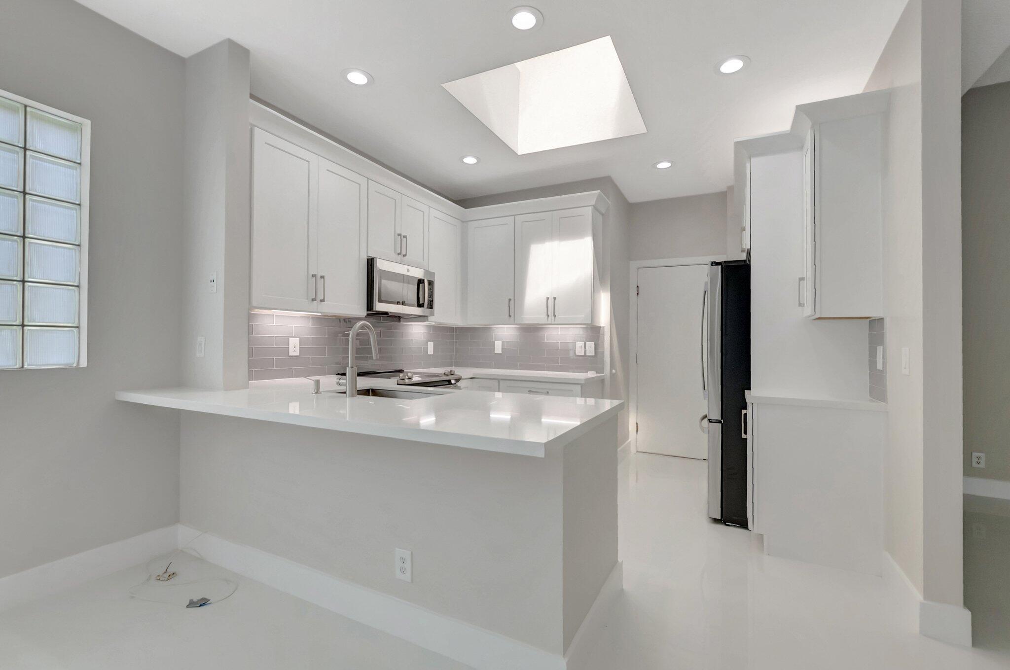 BOCA SPRINGS - Residential