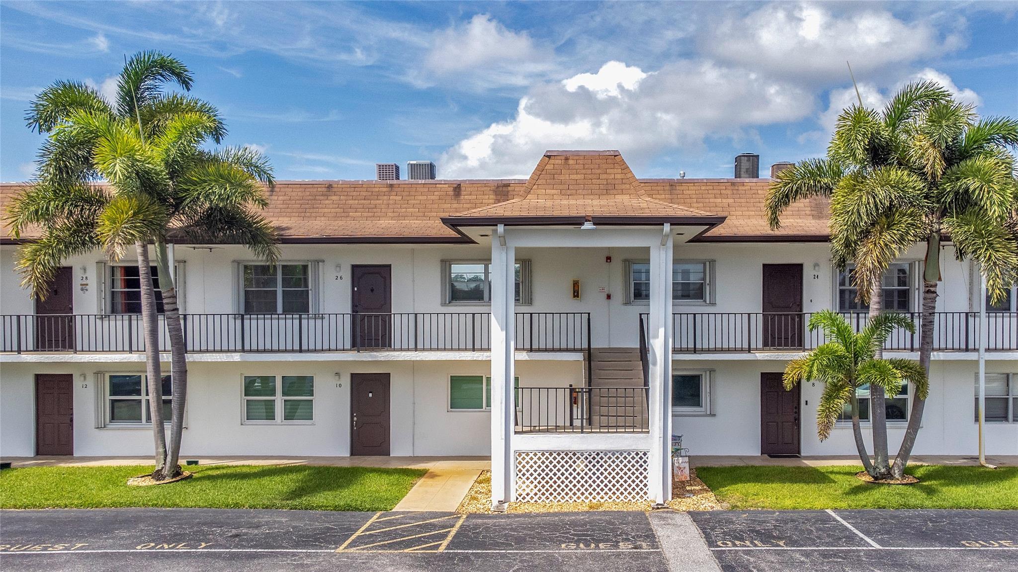 Available Now! Beautiful 2 Bed / 2 Bath condo in the heart of Palm Beach Gardens. This light-filled unit features an open kitchen with quartz countertops, and stainless steel appliances. Spacious living and dining areas with luxury vinyl flooring and access to a private screened-in balcony.
The primary suite offers a walk-in closet and updated bath with an oversized shower. Freshly painted throughout.
Located in a quiet, friendly community close to shopping, dining, beaches, and I-95.
- In-unit washer/dryer
- Assigned parking
- Community pool