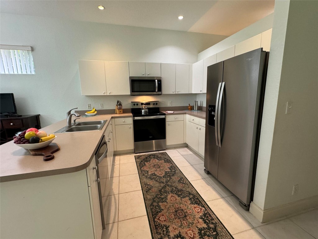 Fairway Lake 110-22 B - Residential Lease