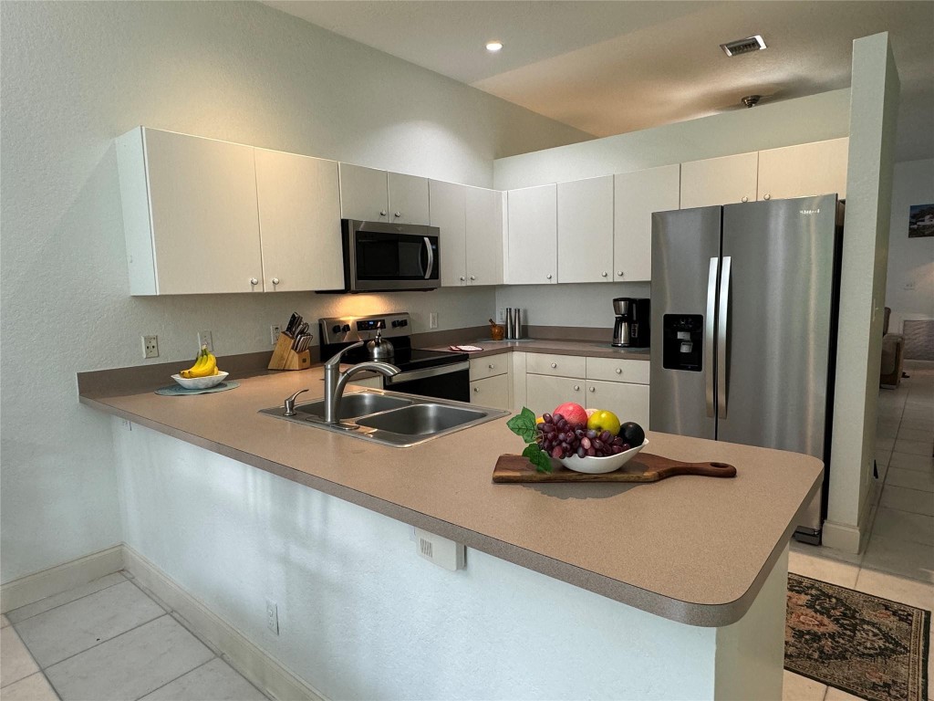 Fairway Lake 110-22 B - Residential Lease