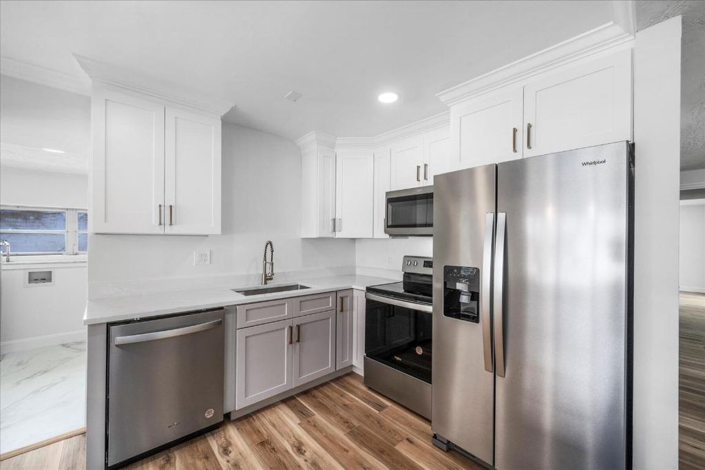 Photo of 1702 Wyoming Avenue, Fort Pierce, FL 34982 (MLS # R10997005)