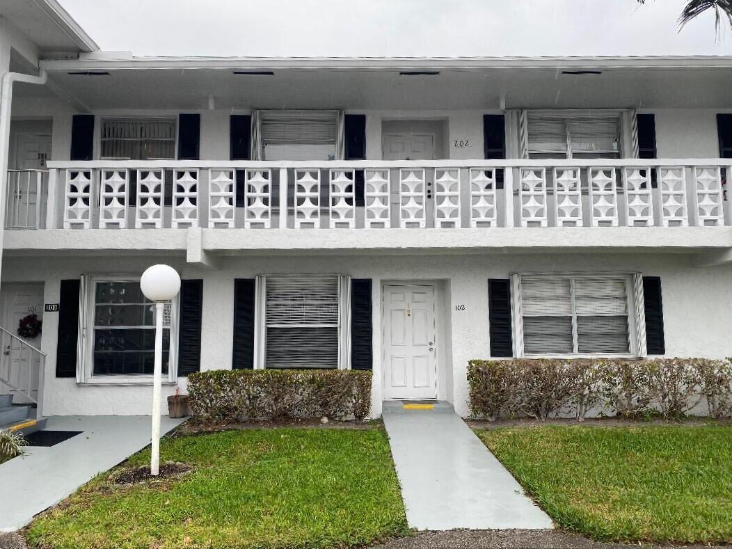 2860 SW 13th Street 202
