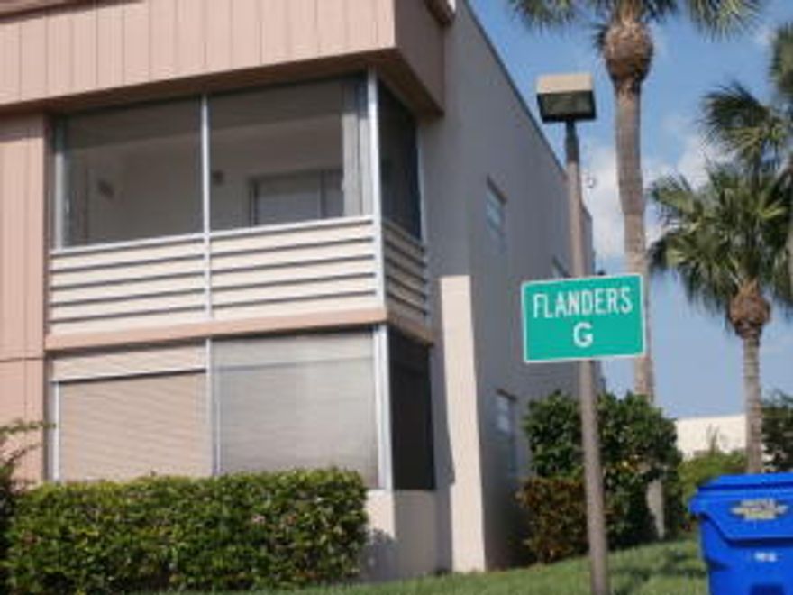 Cozy 2/2 condo located in KINGSPOINT FLANDERS G features an open and spacious floor-plan with lots of natural light, large bedrooms with plenty of closet space, and a bright and airy kitchen and family room. This property is centrally located - close to major roads, shopping and dining. MUST SEE! Property being sold ''As Is'' & is subject to 24 CFR 206.125; It's encouraged that offers include proof of funds (If cash) or a Pre-approval (If financed). This is a requirement for seller's final acceptance. Although a FNMA property, it DOES NOT qualify for HomePath Mortgage or Renovation Financing programs.