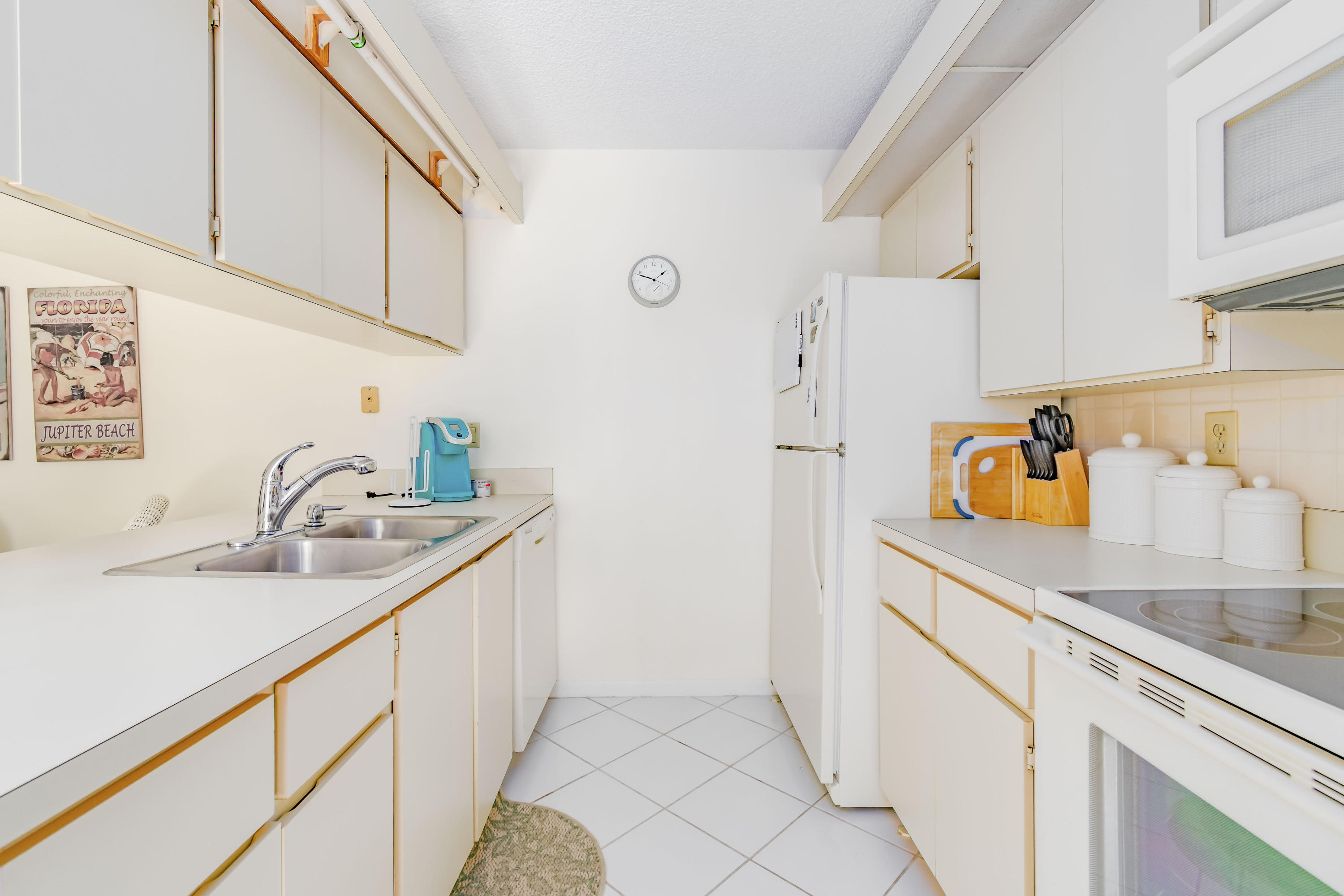 RIVER NORTH - Residential Lease