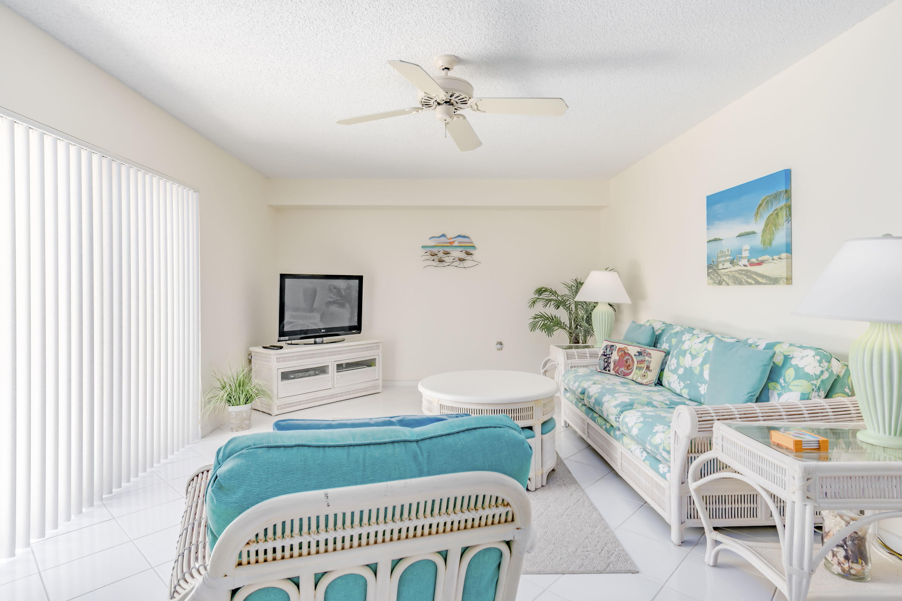 RIVER NORTH - Residential Lease