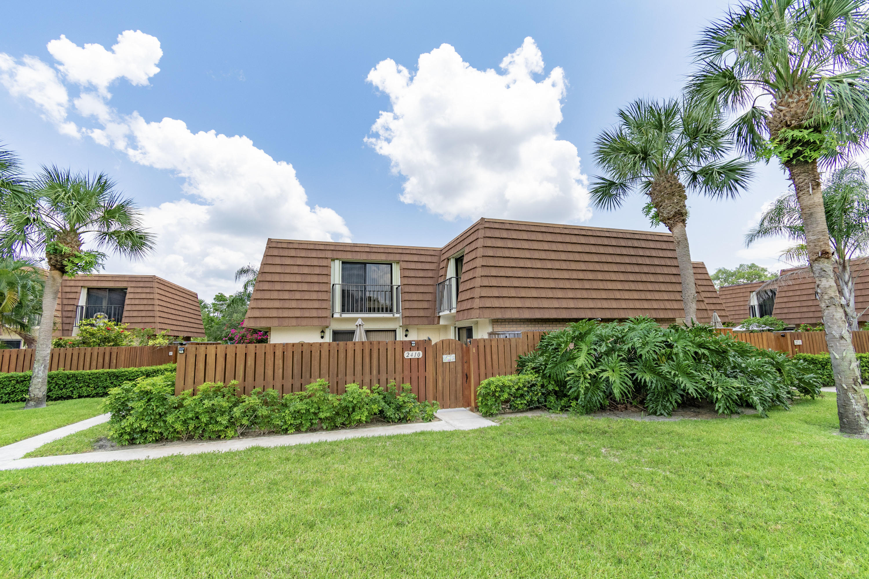 RIVER NORTH - Residential Lease