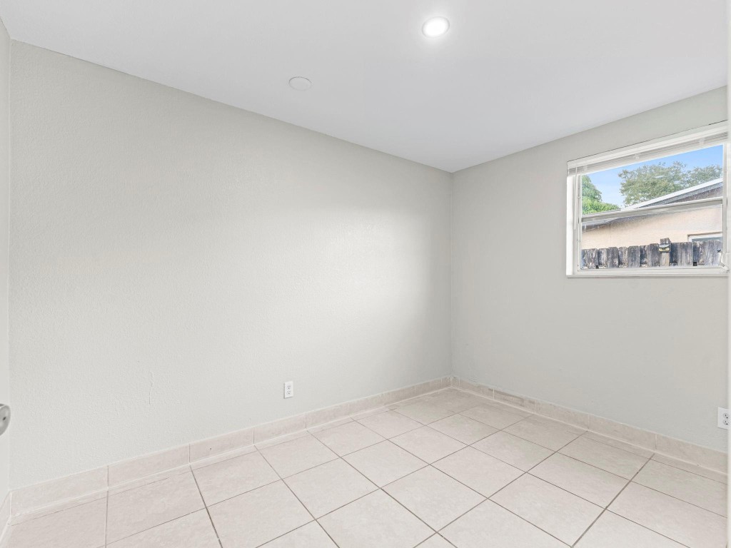 IVES ESTATES SEC 4 - Residential Lease