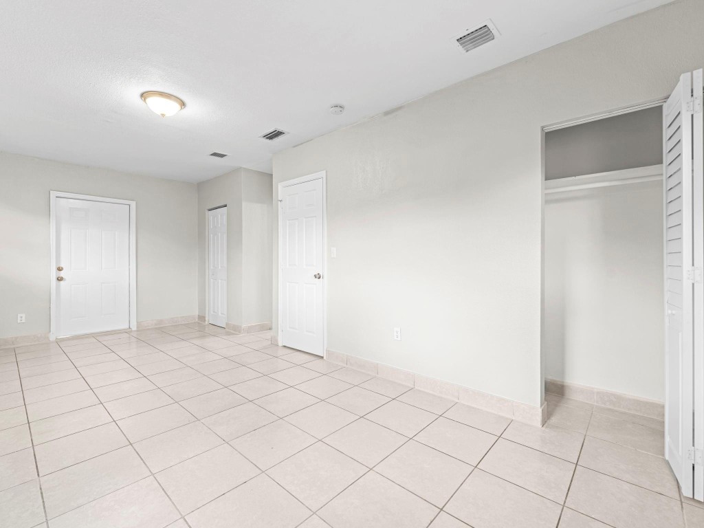 IVES ESTATES SEC 4 - Residential Lease