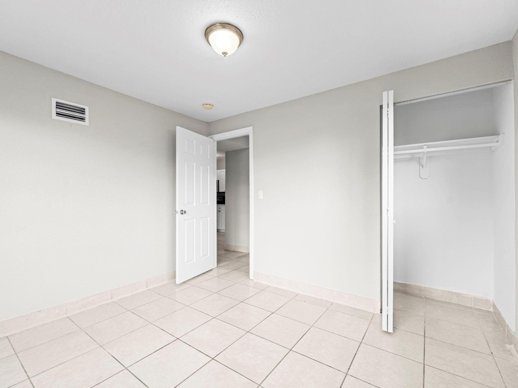 IVES ESTATES SEC 4 - Residential Lease