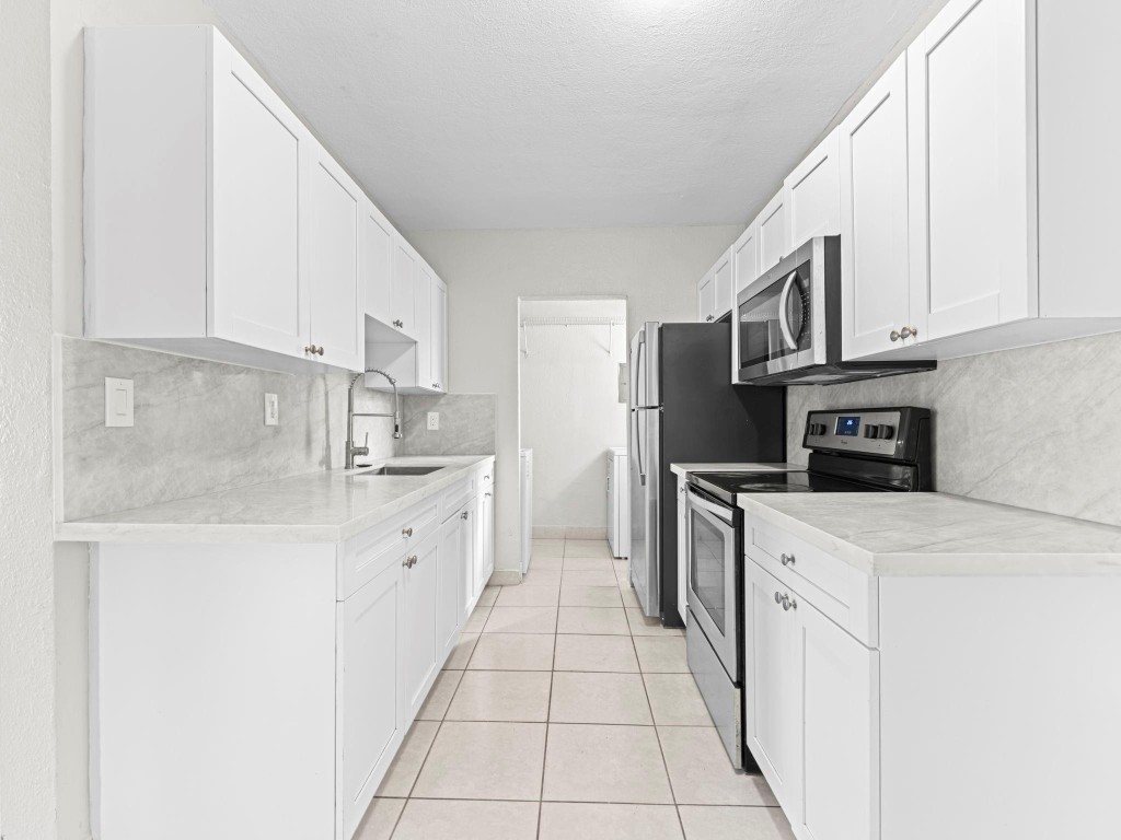 IVES ESTATES SEC 4 - Residential Lease