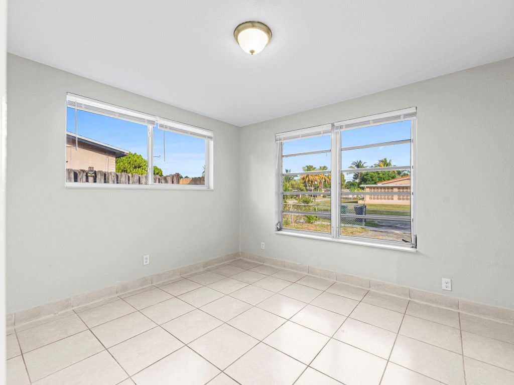 IVES ESTATES SEC 4 - Residential Lease