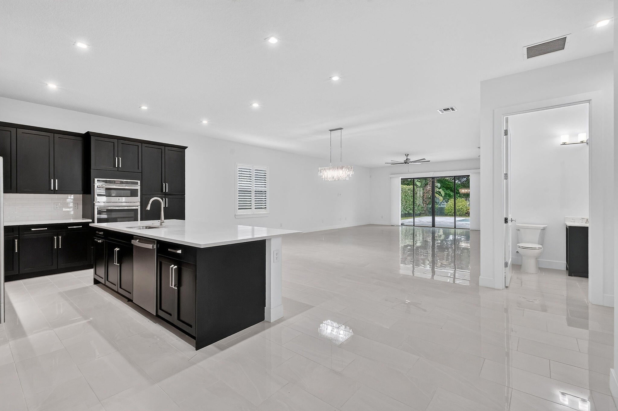 2948 GIN BERRY Way