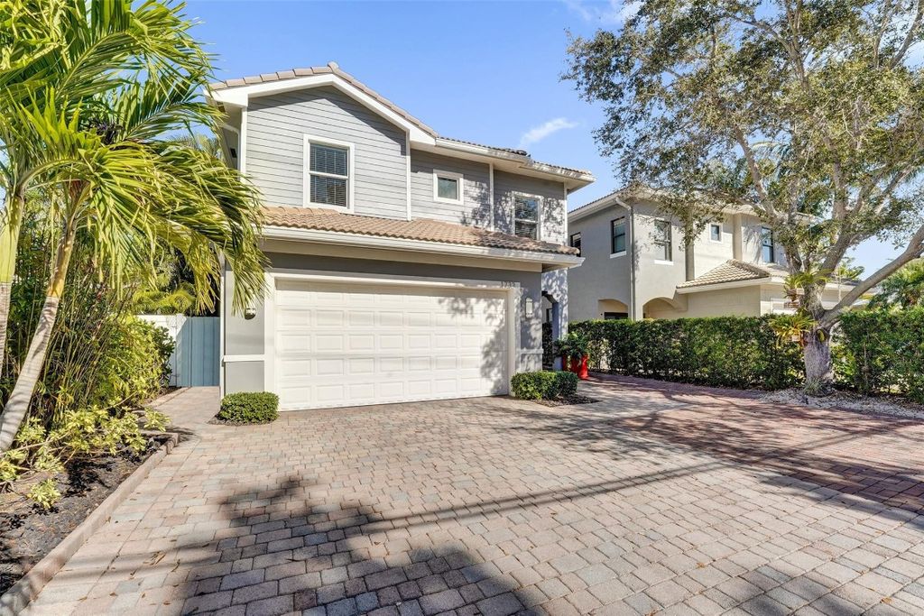 Photo of 1733 NE 38th Street, Oakland Park, FL 33334 (MLS # F10541720)