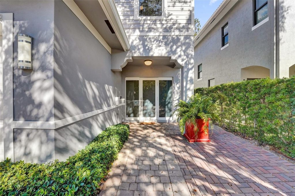 Photo of 1733 NE 38th Street, Oakland Park, FL 33334 (MLS # F10541720)