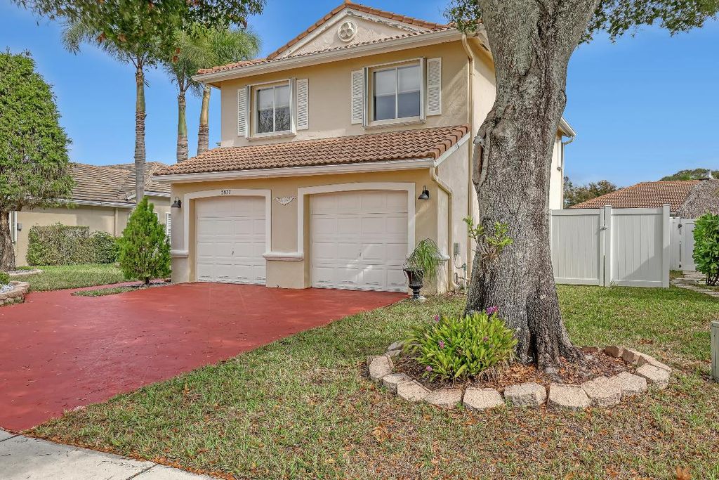 Photo of 5877 Las Colinas Circle, Lake Worth, FL 33463 (MLS # R11155396)