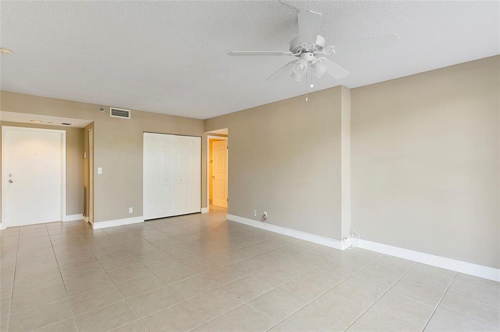 Wellesley park Condo 01 - Residential