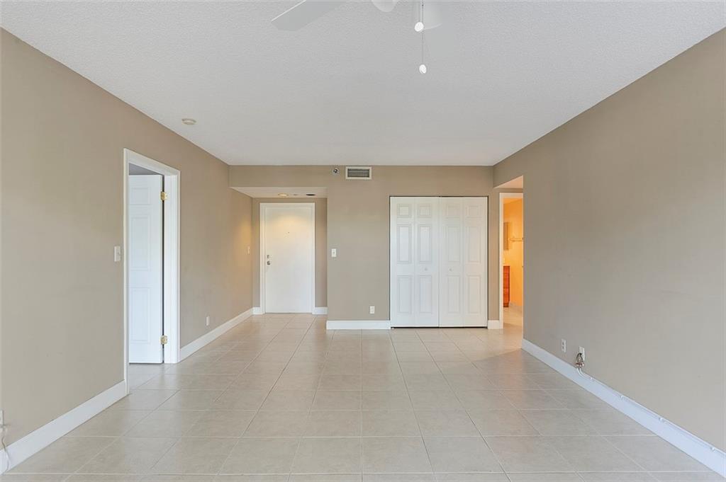 Wellesley park Condo 01 - Residential